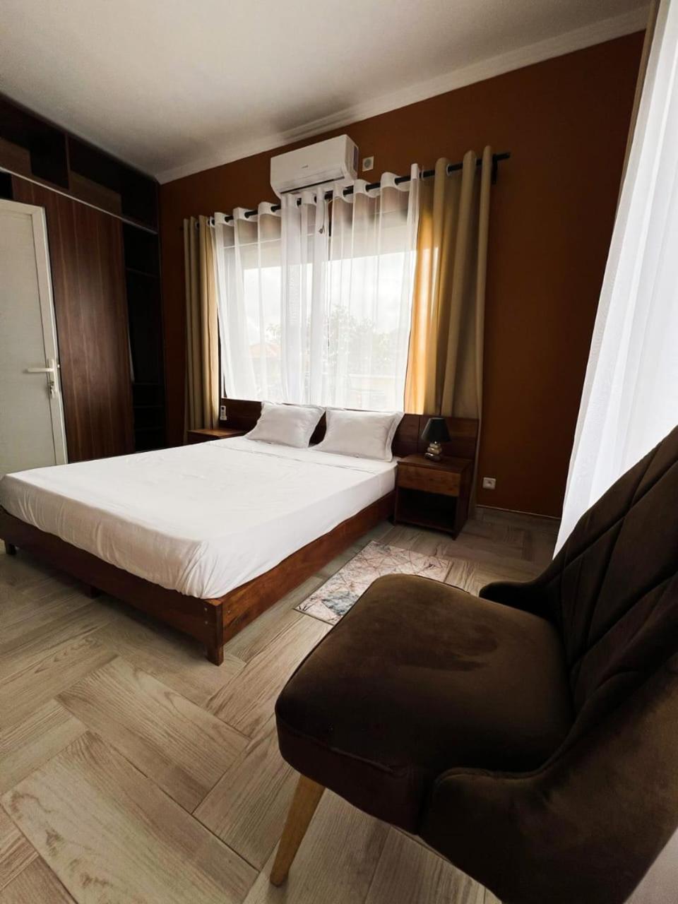 Guest House Nohfy Antananarivo Bagian luar foto